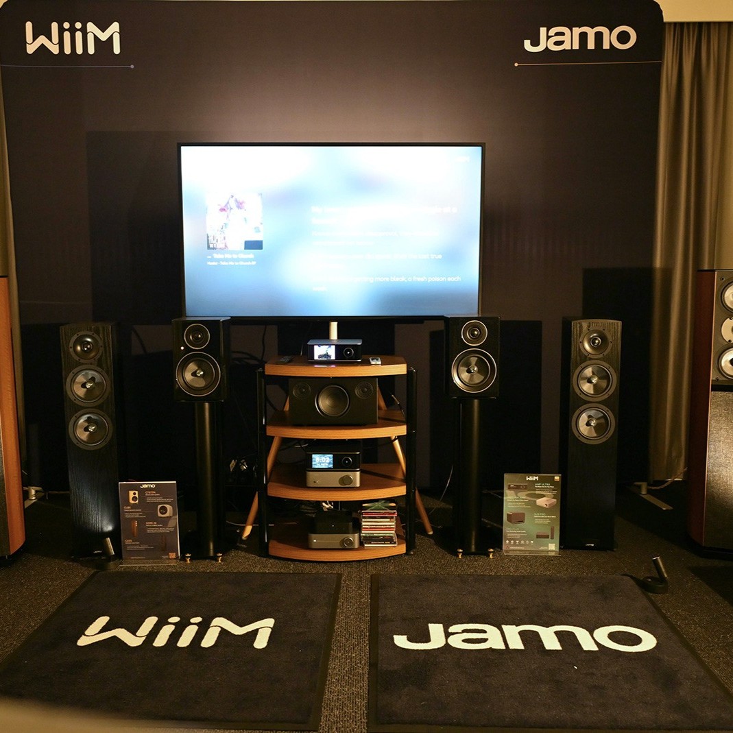 WiiM Amp Ultra paired with Jamo C605 MK II floorstanding speakers